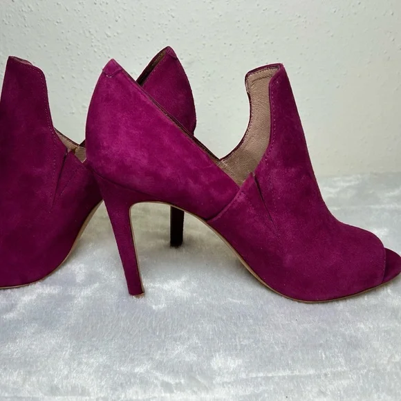 Vince Camuto Fuchsia Peep-Toe Heels - Picture 1 of 6